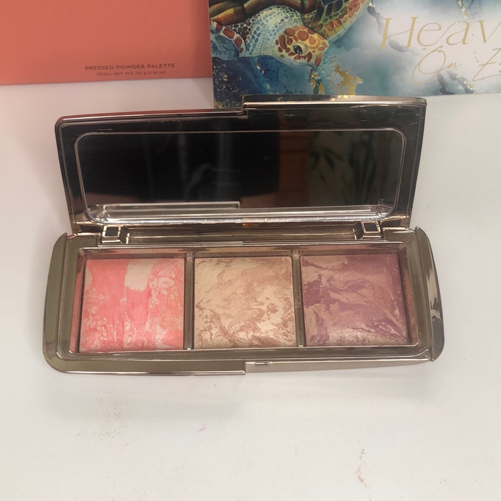Hourglass blush palette